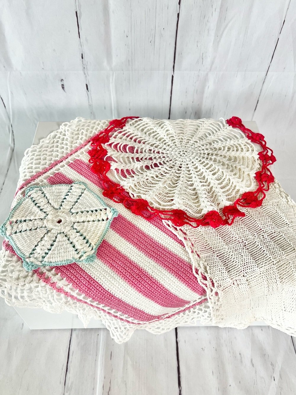 Vintage Crochet Doily & Hot Pad Set Lot (4 Pc) Retro Kitschy Cottagecore Linens - Picture 2 of 12